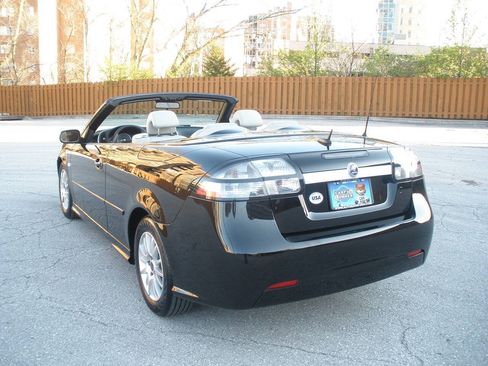 Used 2009 Saab 9-3 2.0T w/ Cold Weather Package FWD image 9