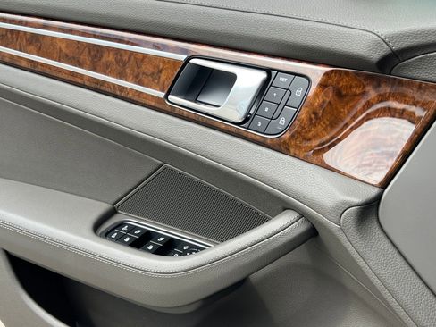 Certified 2023 Porsche Panamera 4 Platinum Edition image 28