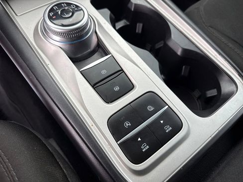 Used 2024 Ford Explorer XLT image 31