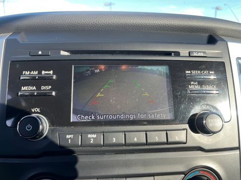 Used 2018 Nissan Titan SV image 27