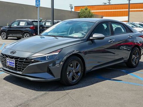 Certified 2023 Hyundai Elantra SEL w/ Cargo Package FWD image 3