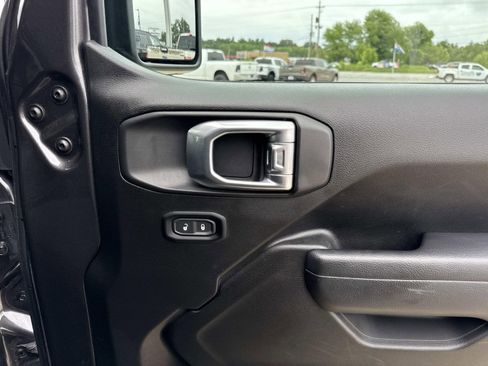 Used 2024 Jeep Wrangler Unlimited Sport AWD/4WD image 14