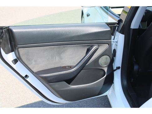 Used 2022 Tesla Model 3 RWD image 10