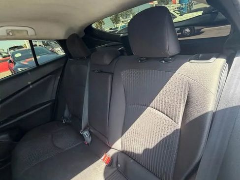 Used 2017 Toyota Prius Two image 11