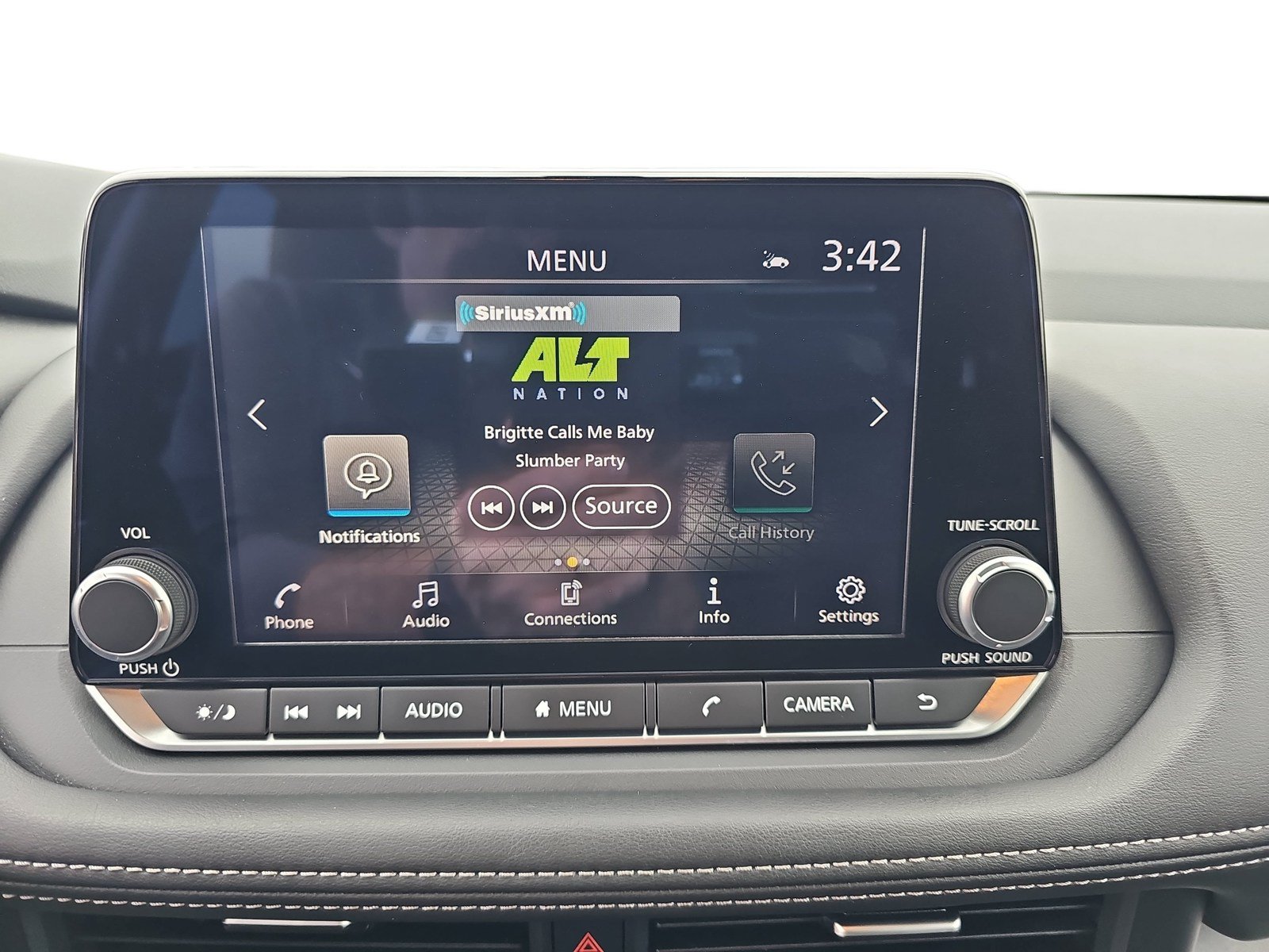 Used 2026 Nissan Rogue SV FWD image 18