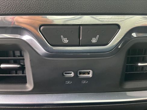 Certified 2026 GMC Sierra 1500 SLT image 54