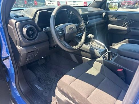Used 2025 Chevrolet Colorado Trail Boss w/ Midnight Edition AWD/4WD image 26