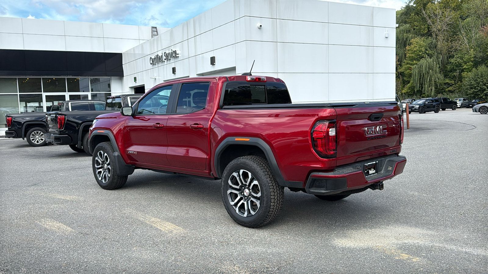 Used 2024 GMC Canyon AT4 AWD/4WD image 8