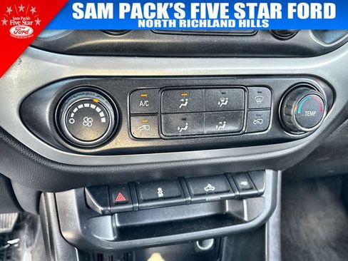 Used 2020 Chevrolet Colorado LT RWD image 27