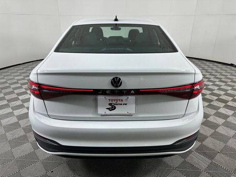 Used 2025 Volkswagen Jetta Sport image 9