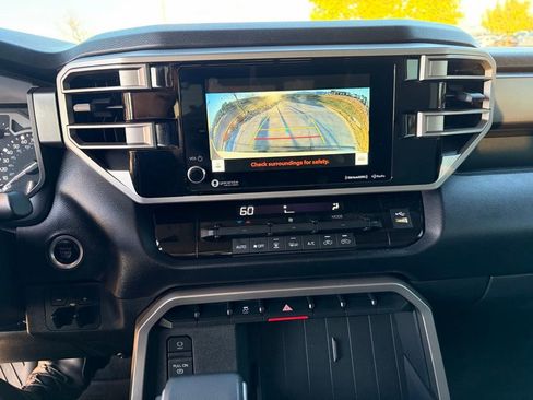 Used 2022 Toyota Tundra SR5 w/ SR5 Convenience Package RWD image 29