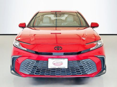 Used 2025 Toyota Camry SE w/ Convenience Package FWD image 2