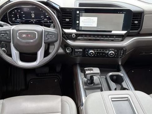 Used 2022 GMC Sierra 1500 SLT w/ SLT Premium Plus Package AWD/4WD image 30