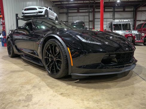 Used 2019 Chevrolet Corvette Grand Sport w/ Z07 Performance Package image 11