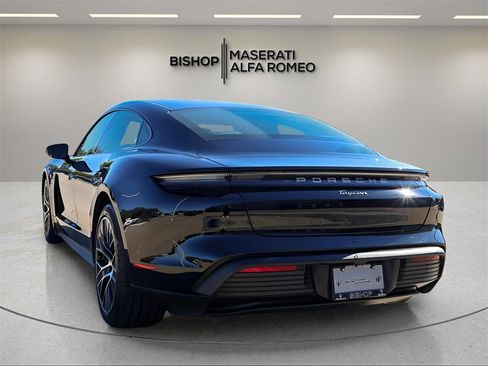 Used 2022 Porsche Taycan image 5