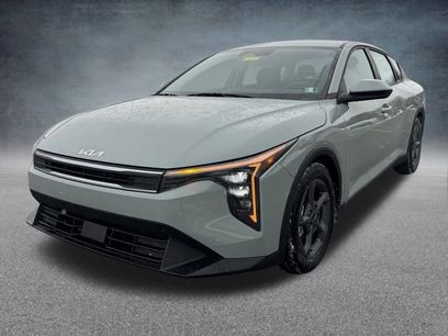 New 2025 Kia K4 LXS