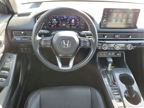 Used 2022 Honda Civic Touring image 5