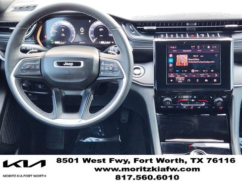 Used 2025 Jeep Grand Cherokee Altitude AWD/4WD image 26