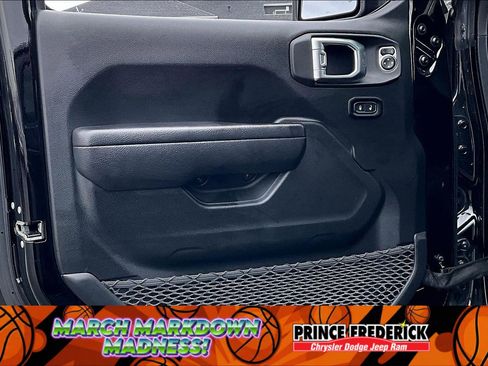 Used 2023 Jeep Wrangler Unlimited w/ Cold Weather Group image 19