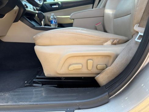 Used 2017 Subaru Outback 2.5i Limited AWD/4WD image 14
