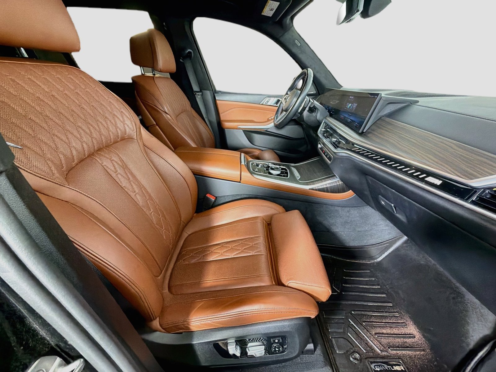 Certified 2024 BMW X7 M60i w/ Executive Package AWD/4WD image 32
