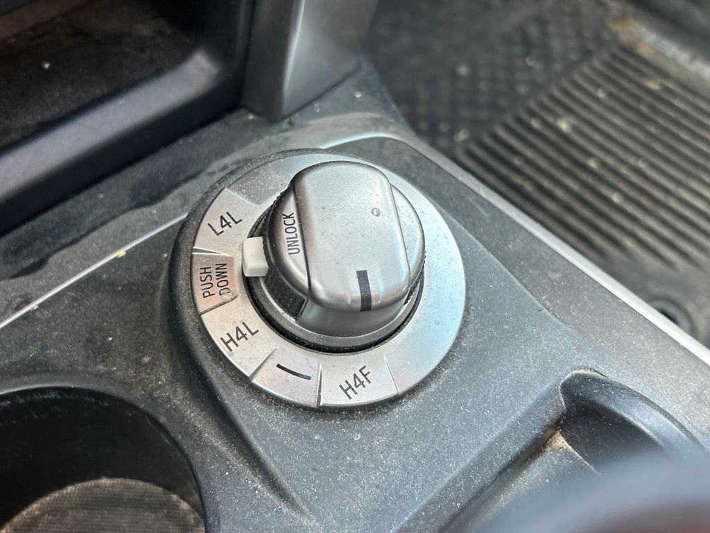 Used 2018 Toyota 4Runner Limited AWD/4WD image 30