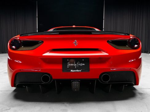 Used 2018 Ferrari 488 GTB RWD image 32