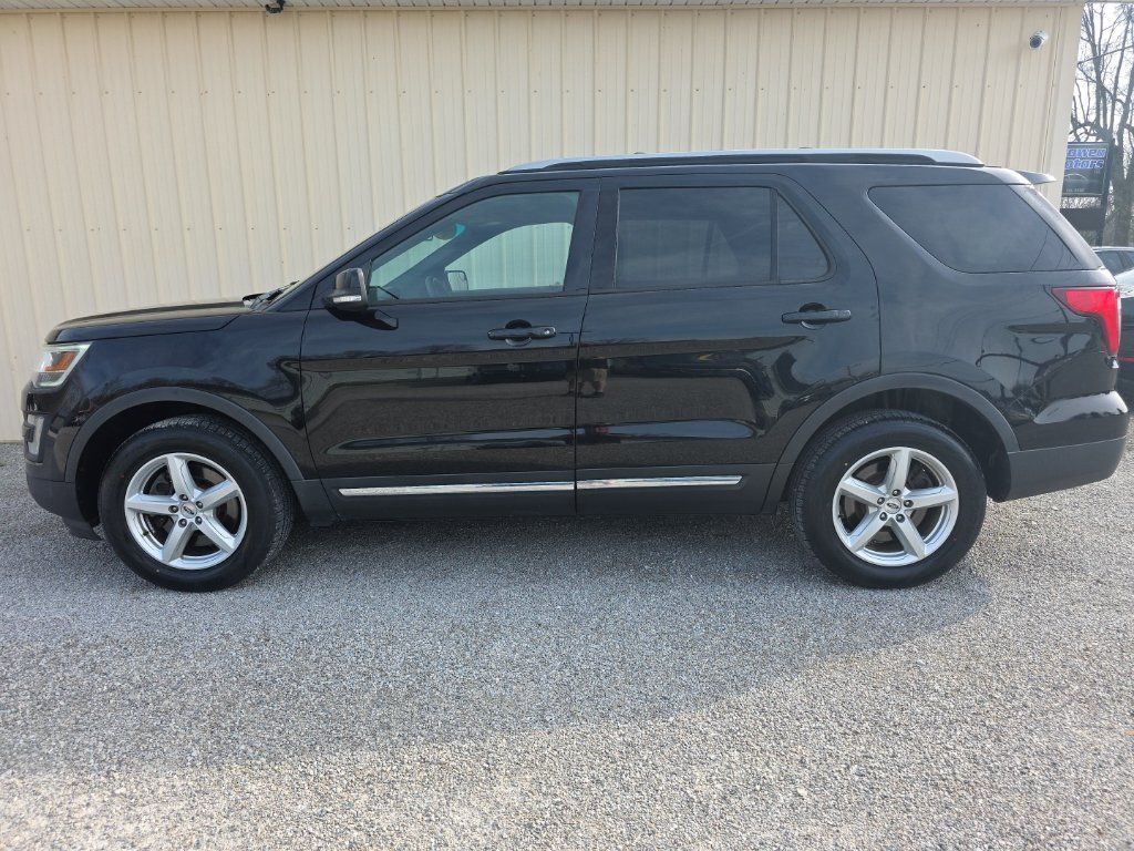 Used 2016 Ford Explorer XLT w/ Equipment Group 201A AWD/4WD image 11