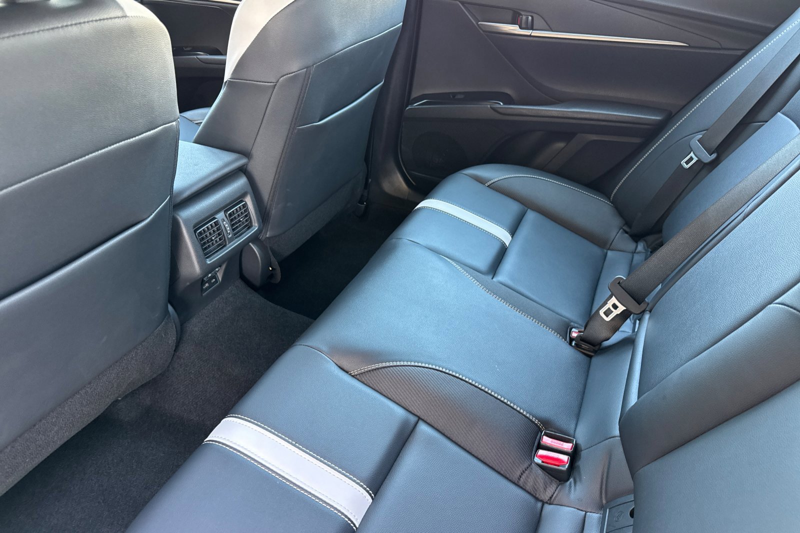 Used 2026 Toyota Camry SE FWD image 13