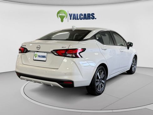Used 2023 Nissan Versa SV FWD image 5