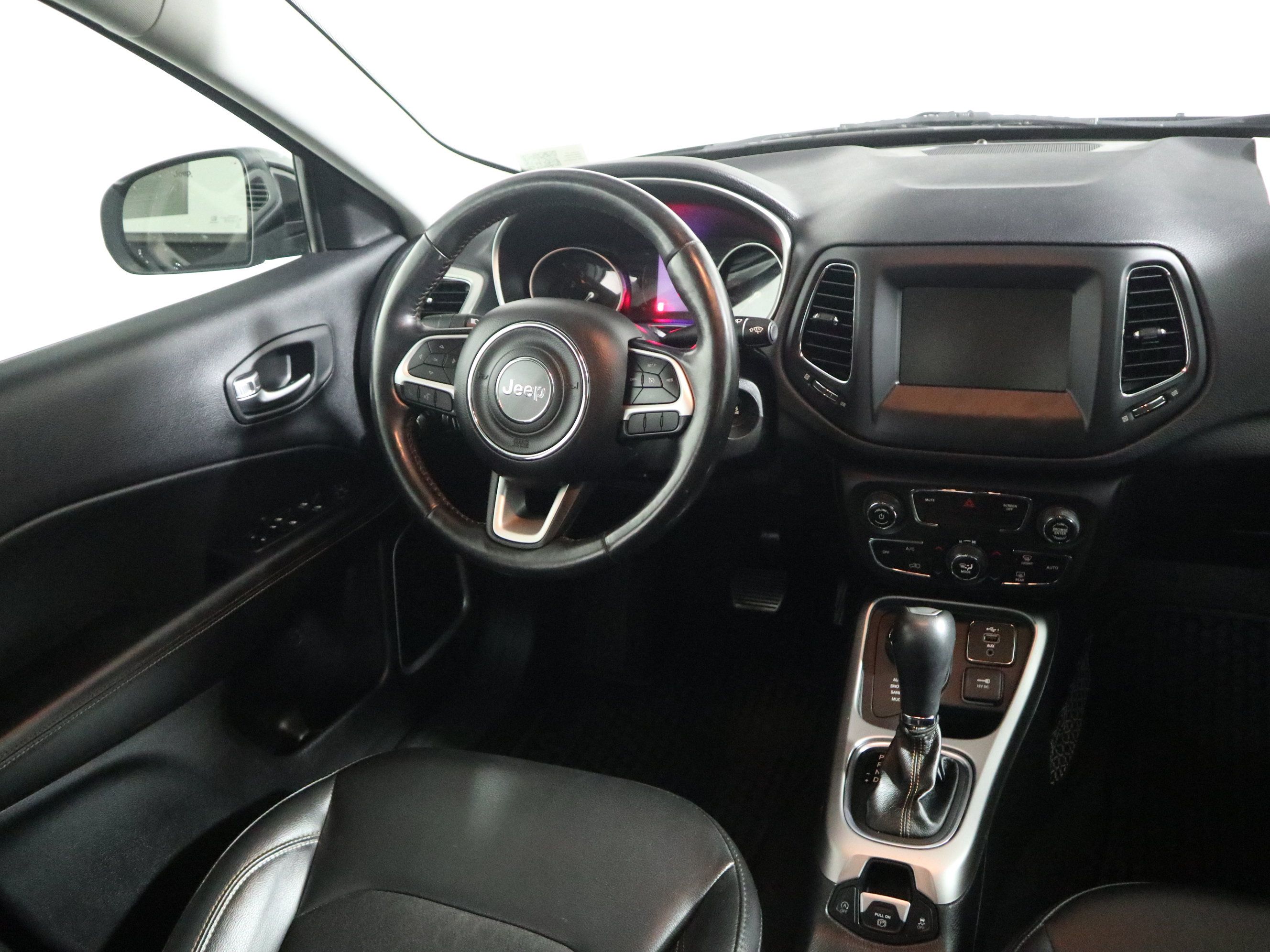 Used 2020 Jeep Compass Latitude w/ Cold Weather Group AWD/4WD image 15