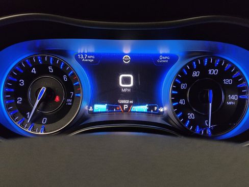 Used 2015 Chrysler 300 C RWD image 23