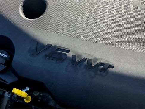 Used 2023 Buick Enclave Premium image 32