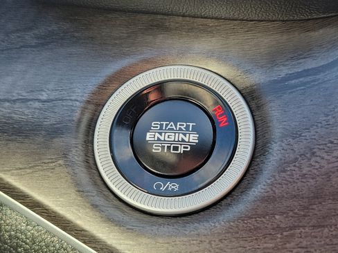 Used 2025 Jeep Grand Cherokee L Limited image 25