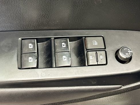 Used 2018 Toyota Highlander Limited FWD image 18