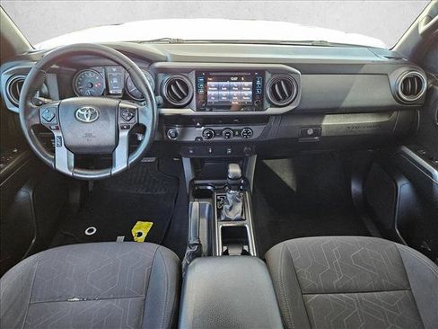 Used 2016 Toyota Tacoma TRD Off-Road image 17