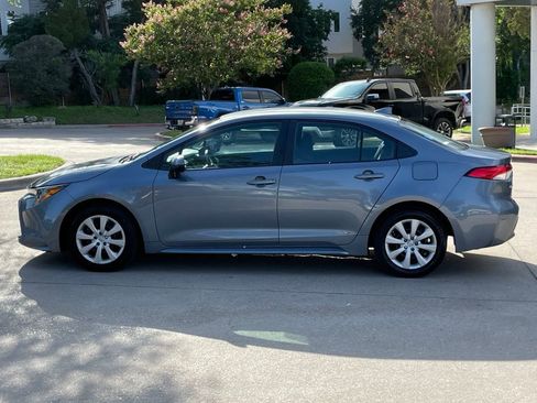 Used 2024 Toyota Corolla LE FWD image 3