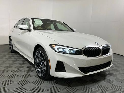 Certified 2025 BMW 330i xDrive Sedan w/ Convenience Package AWD/4WD image 4