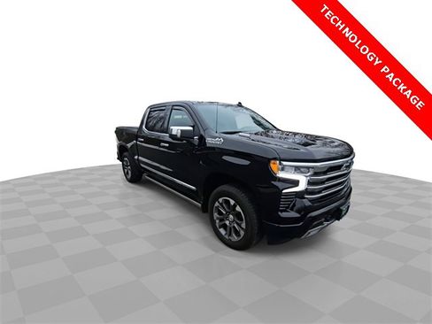Used 2023 Chevrolet Silverado 1500 High Country w/ Technology Package image 2