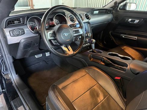 Used 2022 Ford Mustang GT Premium w/ Black Accent Package RWD image 9