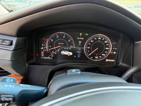 Used 2015 Cadillac Escalade Luxury AWD/4WD image 16