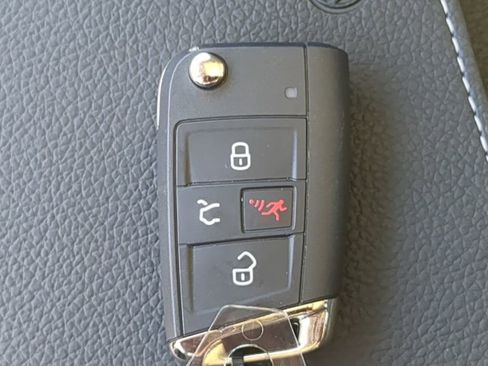 Used 2019 Volkswagen Golf SE FWD image 27