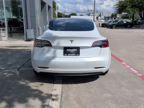 Used 2021 Tesla Model 3 Standard Range Plus RWD image 9