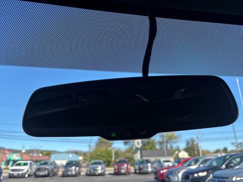 Used 2017 Dodge Grand Caravan SXT image 36