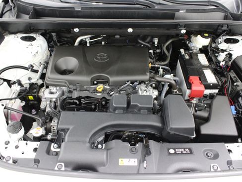 Used 2025 Toyota RAV4 XLE FWD image 37
