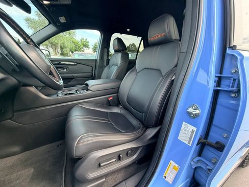 Used 2024 Honda Pilot TrailSport image 11