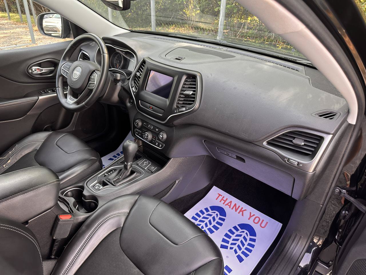 Used 2019 Jeep Cherokee Latitude Plus w/ Comfort/Convenience Group FWD image 36