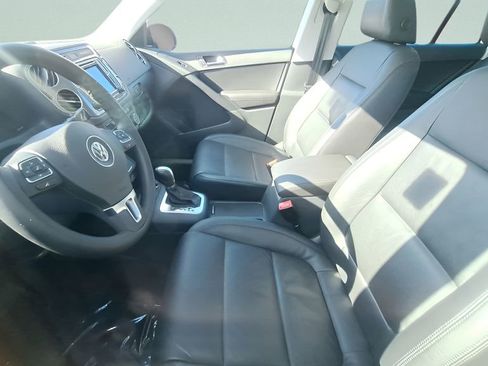 Used 2017 Volkswagen Tiguan Sport image 6