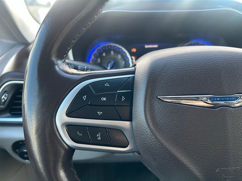Used 2019 Chrysler Pacifica Touring-L Plus w/ Advanced Safetytec Group image 19