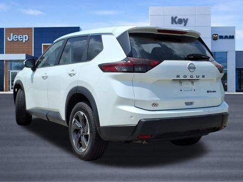 Used 2024 Nissan Rogue SV AWD/4WD image 3